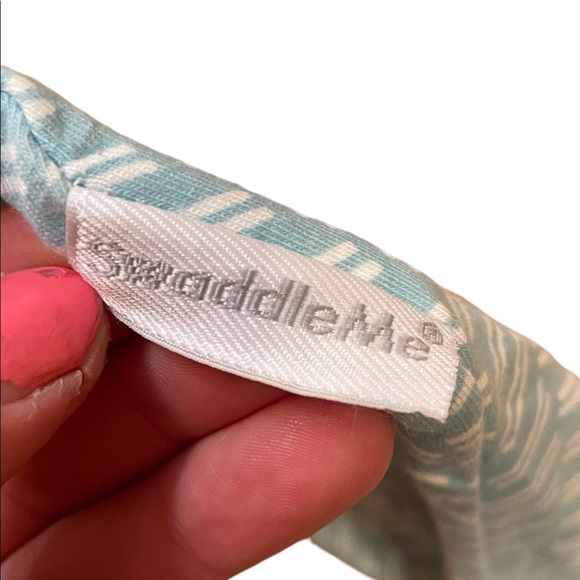 SwaddleMe newborn compression swaddle - Picture 3 of 4